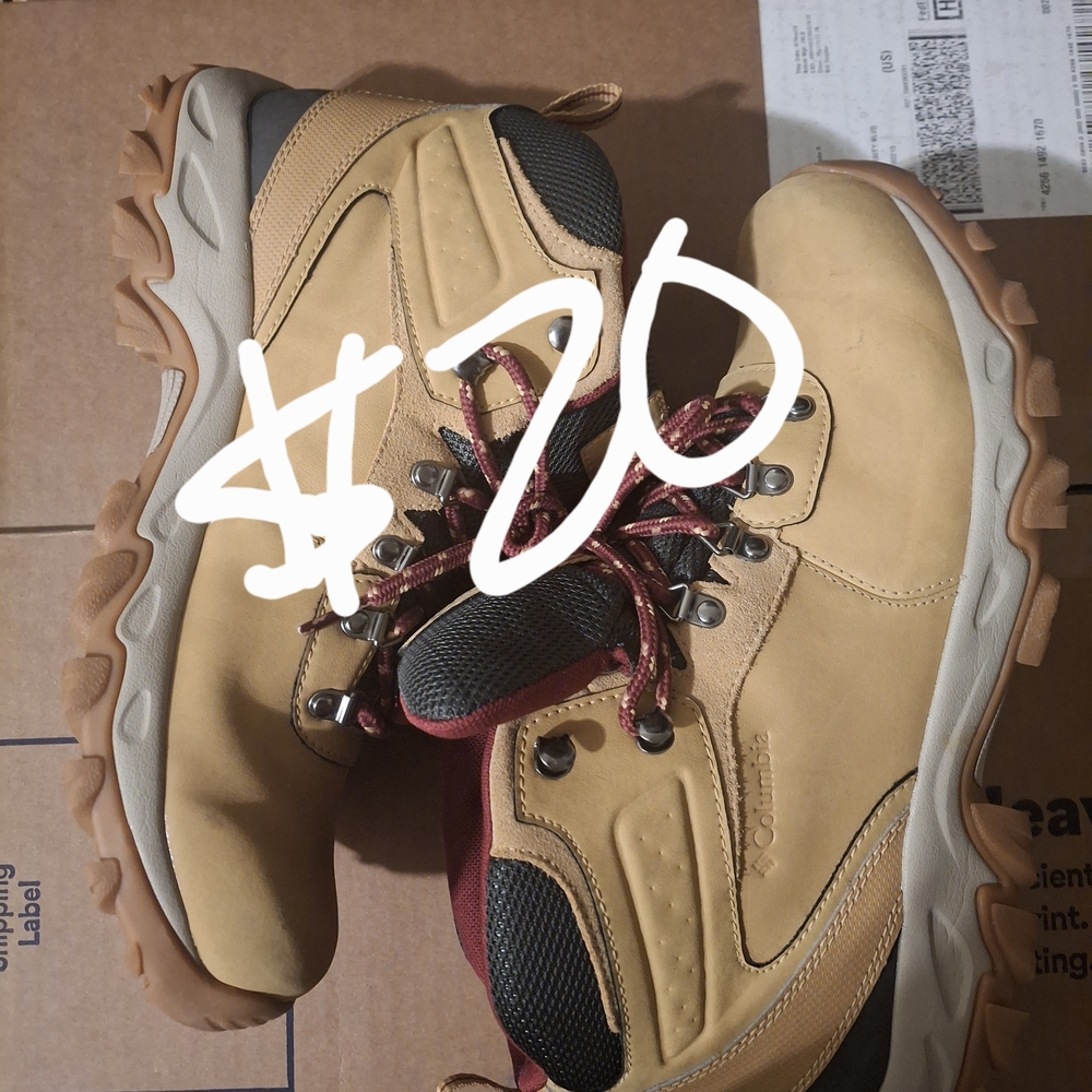 Columbia Beige and Black Outdoor Boots